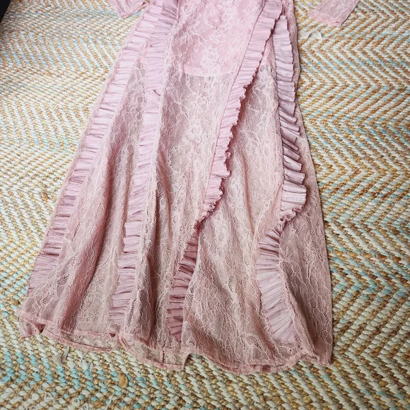 Glamorous Clothing brand Pink Dress - Picture 2 of 5